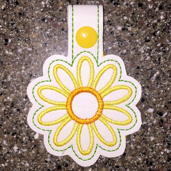 Daisy Snap Tab